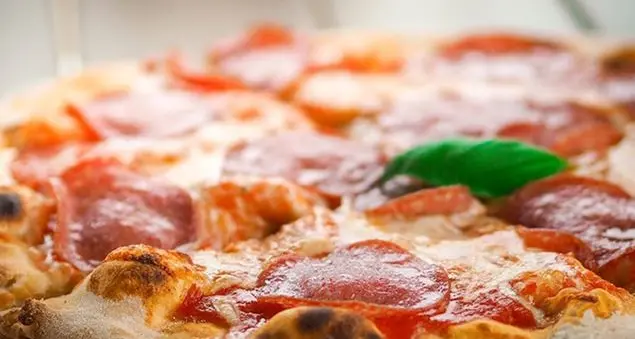 Pizza: come e quando mangiarla per non ingrassare