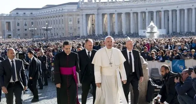Il Papa ai vescovi: «Vigilate sulle vocazioni, c’è bisogno di preti maturi ed equilibrati»