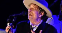 Il Nobel a Dylan, per la prima volta un cantautore