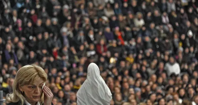 Maggior rigore sui miracoli: la stretta di Francesco