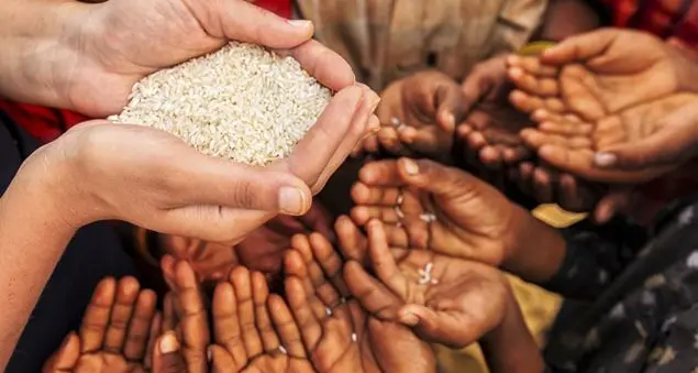 C'è chi mangia poco chi troppo