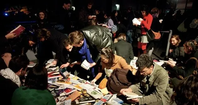 Milano invasa dai libri e dagli scrittori per Bookcity
