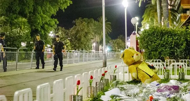 I sopravvissuti di Nizza: «Quel camion non doveva passare qui»