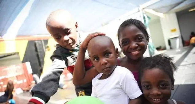 I bambini rifugiati sono discriminati