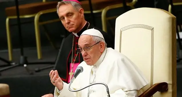 Claudio Marazzini: \"Misericordiare\" e \"spuzza\" il nuovo liguaggio sdoganato dalla Crusca