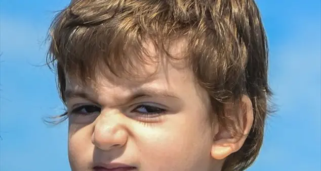 «Troppi complimenti rovinano i nostri bambini?»