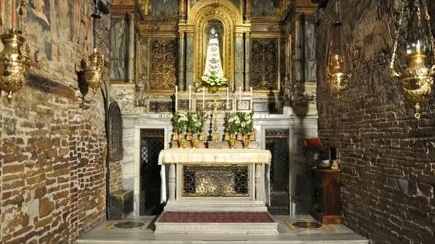 La Madonna di Loreto e la casa arrivata in volo da Nazaret