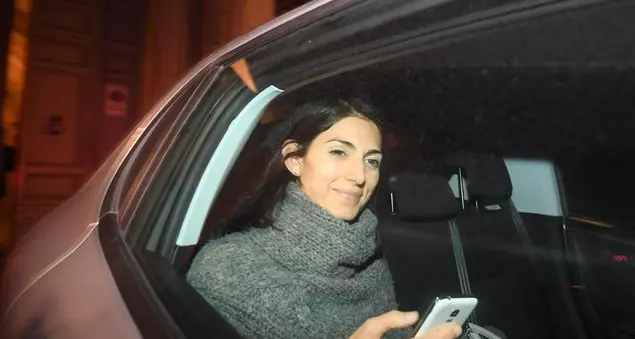 Roma: lasciano Romeo e Frongia, Grillo: 'Avanti con la Raggi'