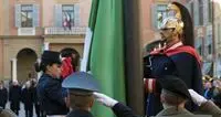 Ma anche in Italia è reato strappare il Tricolore
