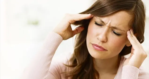 8 fatti e miti sul mal di testa da non dare per scontati