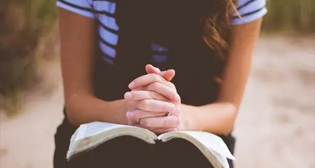 Non abbandonarci «alla» o «nella» tentazione?