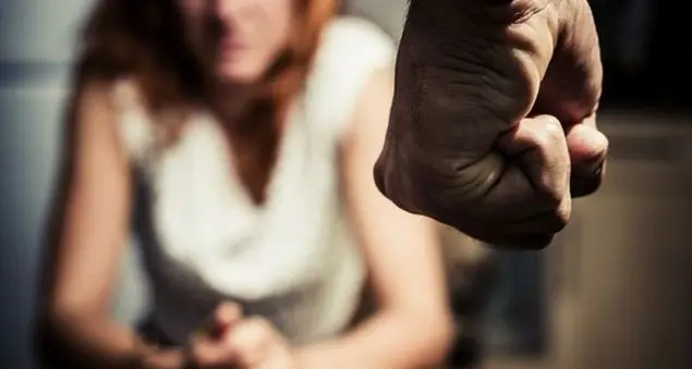 Inversione di tendenza: calano i femminicidi