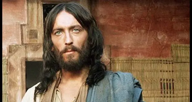 Robert Powell doveva essere Giuda, ma poi divenne uno stupendo Gesù