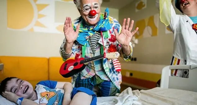 Clownterapia: Il dottor Ragù, Spagotto e Ginotondo raccontano la loro vocazione