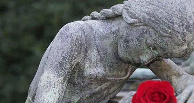 La dispersione delle ceneri, il no della Chiesa