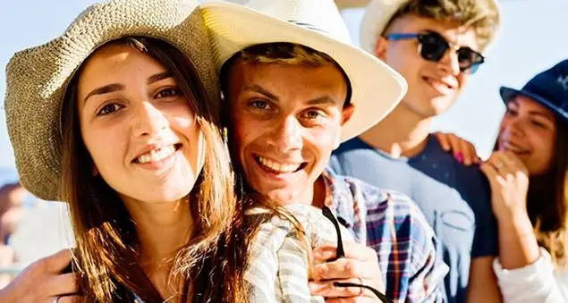 Ma possiamo fidarci di quegli amori in spiaggia dei figli?