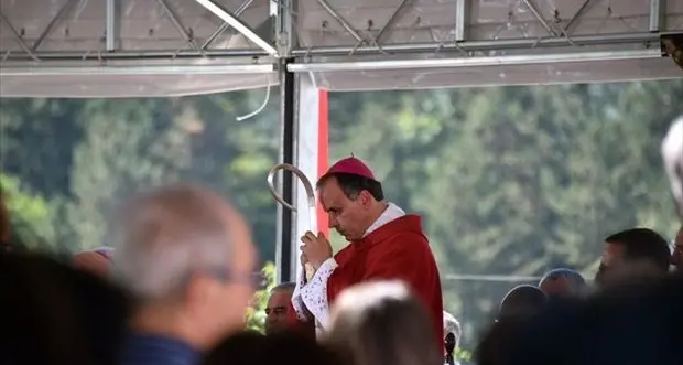 Messa ad Amatrice, l'omelia di mons. Pompili: «Rinviare non paga mai, neppure ai politici»