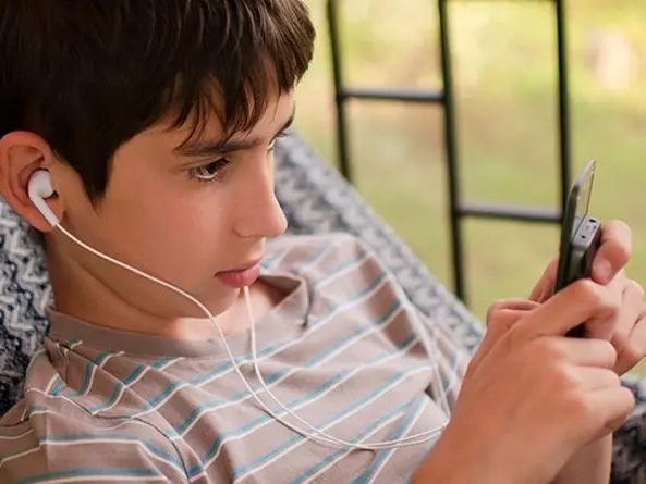 Se un figlio di 13 anni pretende privacy col suo Whatsapp