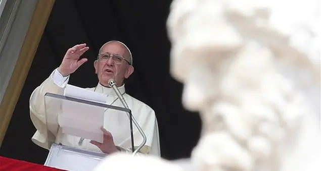 «I santi non sono modellini perfetti, ma persone \"attraversate\" da Dio»