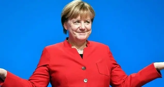 Germania: rivince Angela Merkel, ma ora è più debole