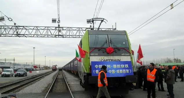 Il primo treno che unisce l'Italia con la Cina
