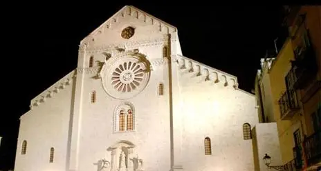 Il buio come luce risplende, a Bari tornano le \"Notti sacre\"