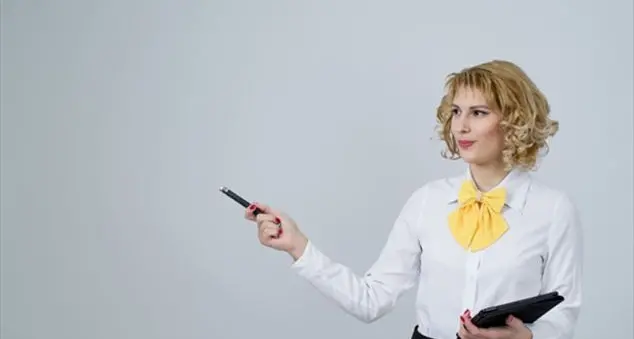 Il senso del dovere del professore fantasma