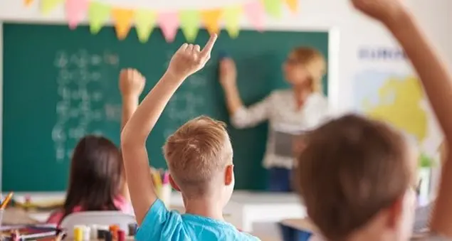 Basta fare guerra agli insegnanti