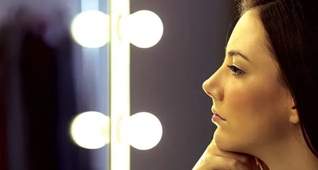 «Se avessi fatto una plastica, non avrei fatto una vita da \"comparsa\"...»