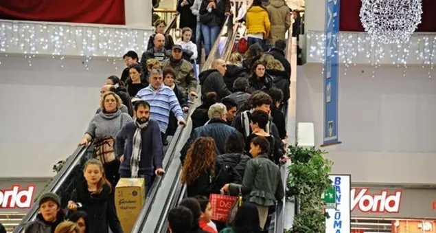 «A Natale state con i figli, non venite nel nostro centro commerciale»