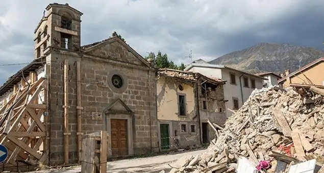 Don Savino D’Amelio. Tra le macerie ricostruiamo la comunità