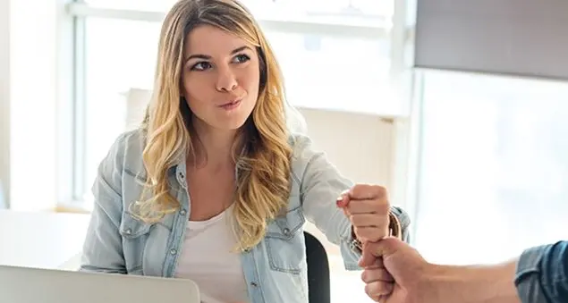 Nudging: cos'è quella spintarella per mantenere i buoni propositi