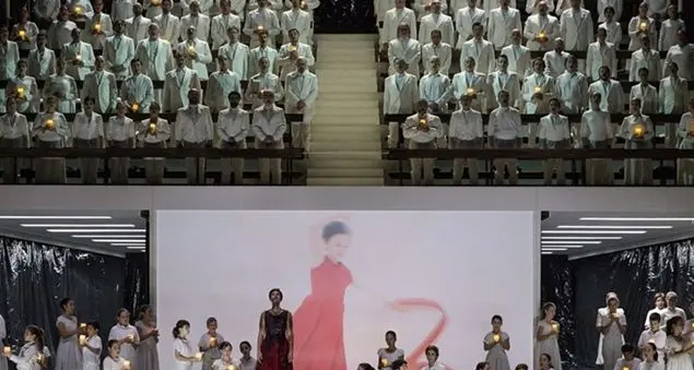 Avvince e convince il \"Faust\" firmato da Gatti e Michieletto