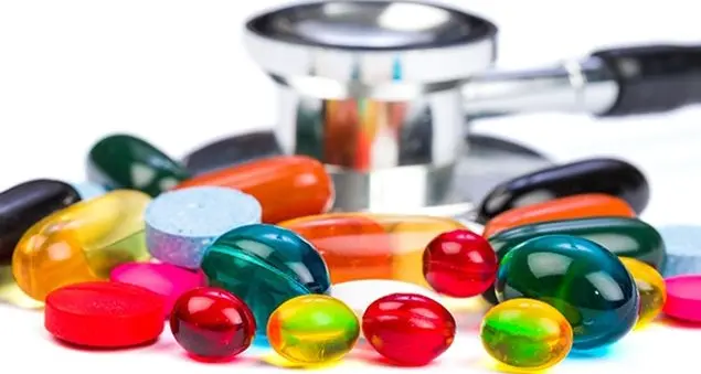 Medicine: in frigo, con l'alcol e in gravidanza... Vero o falso?