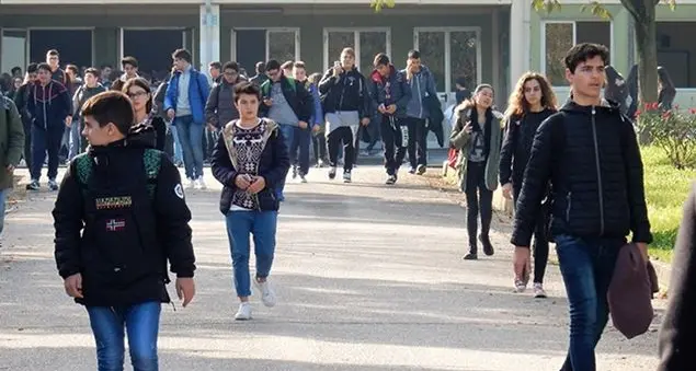 Vandali e teppisti a scuola: riscopriamo la parola \"vergogna\"