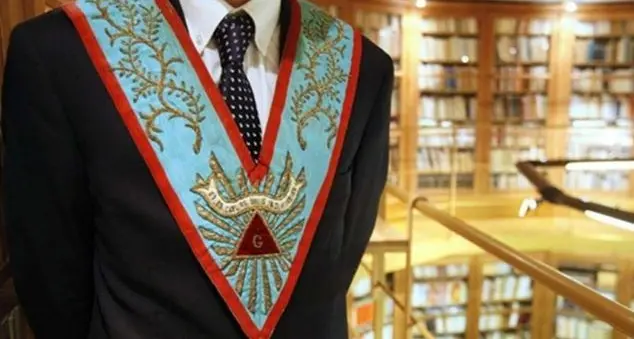 I massoni sono fuori dalla Chiesa