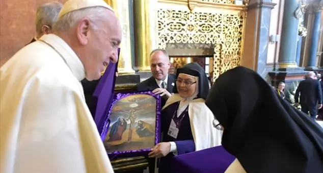 Il Papa: «Le suore pettegole sono come i terroristi che buttano le bombe»