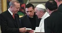 Erdogan dal Papa, sullo sfondo Gerusalemme, Siria e Medio Oriente in fiamme