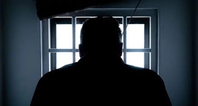 Detenuti: «Quel don parla come i delinquenti»