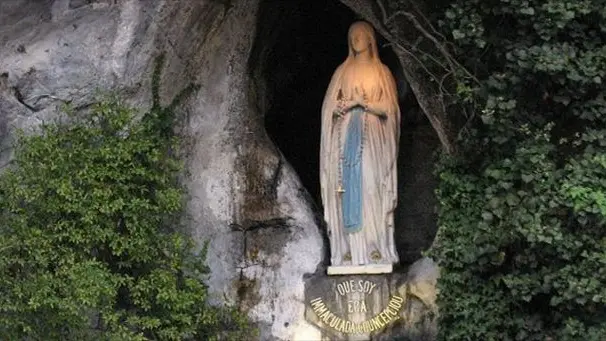 «Sentii una voce e un forte dolore alle gambe. Così la Madonna mi ha guarito»