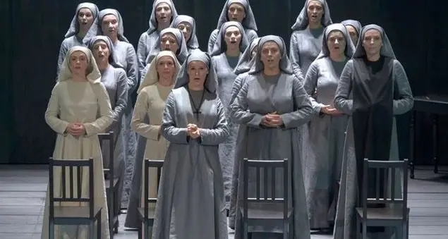 \"I dialoghi delle Carmelitane\": la forza del \"Salve Regina\" davanti alla ghigliottina