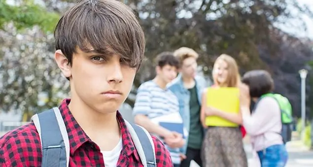 «Ho forzato mio figlio a cambiare scuola e ora si sente un \"Calimero\"»