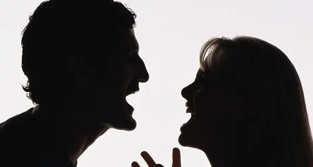 Tanti litigi in famiglia e un ragazzo cresce violento