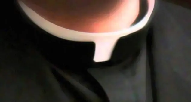 Perché la Chiesa impone il celibato ai sacerdoti?