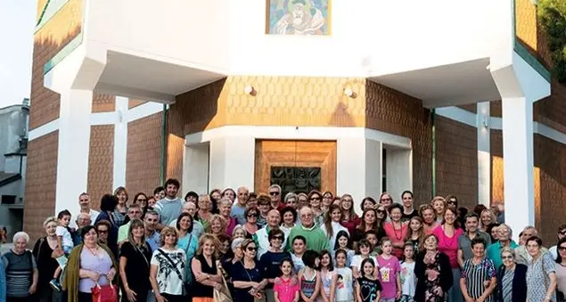 Una chiesa formato famiglia