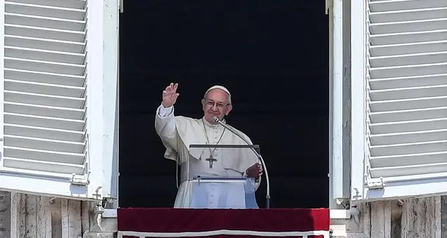 Il Papa: \"L'Eucarestia realizza la comunione tra Dio e noi\"