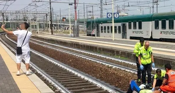 Selfie a tutti i costi, a dispetto dell'umanità