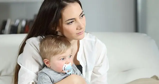 «Ma è giusto lasciare il bambino ai nonni quando lavoro?»