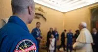 «Astronauti dal Papa... ma gli alieni credono in Dio?»
