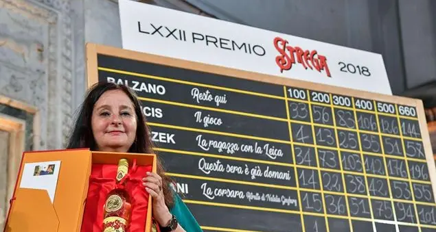 Premio Strega: dopo quindici anni vince una donna